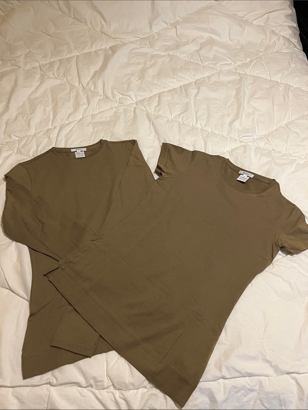 Aeve bundle of 2 Olive Short and long Sleeves Tees